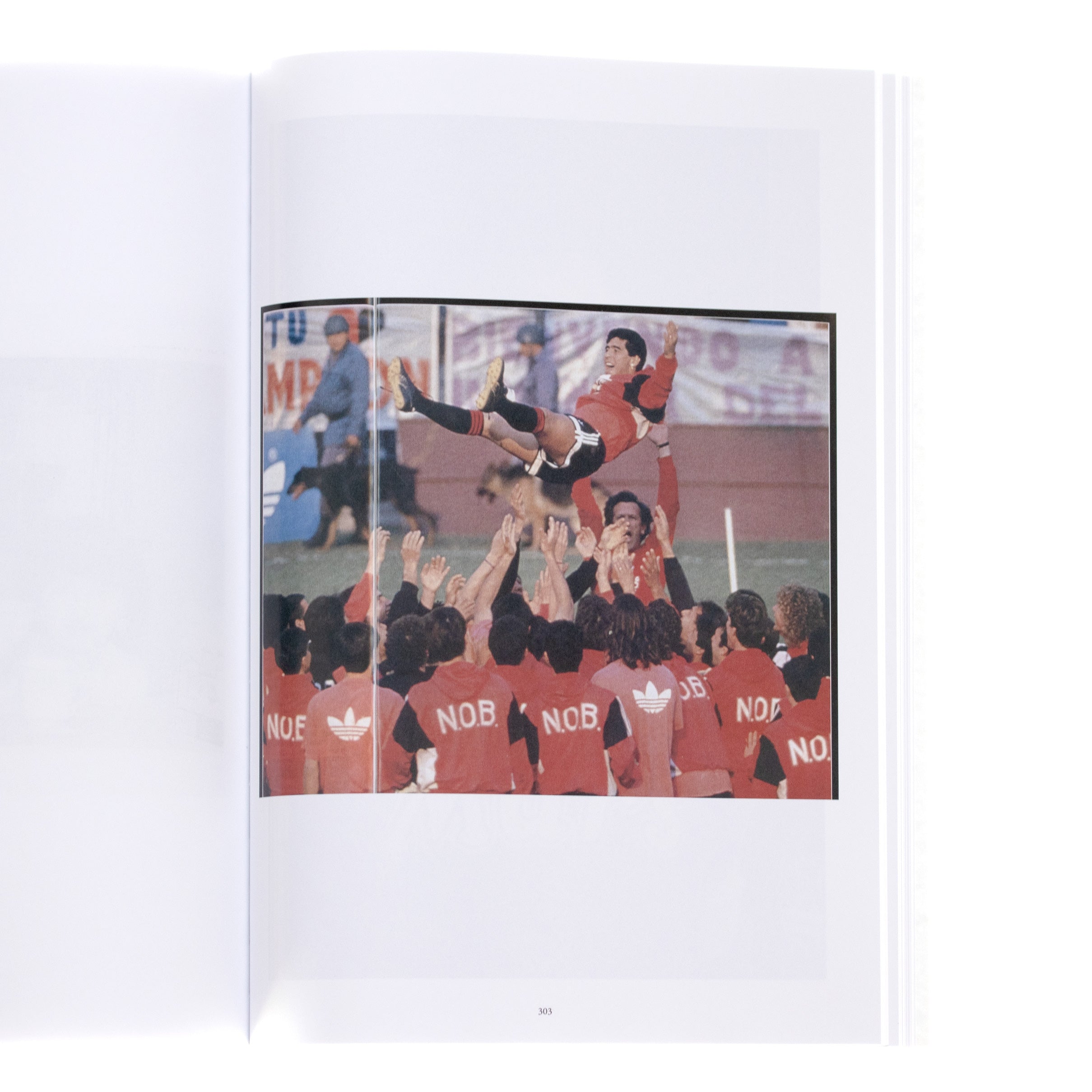 Scanned Football Photos: Maradona – LOCK BOOKS